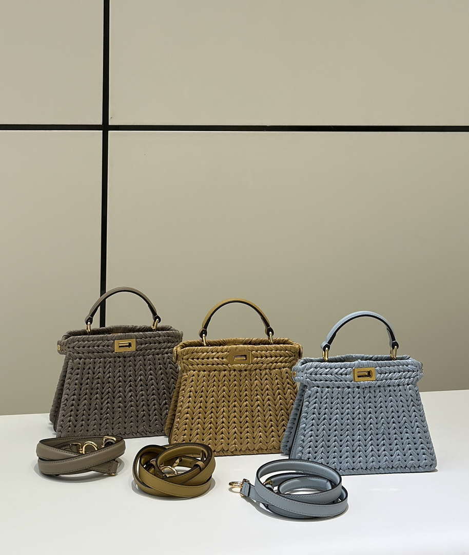 Fendi 8bn327arbcf1i2a Peekaboo ISeeU Small Dove grey leather and interlaced fibre bag 80169M