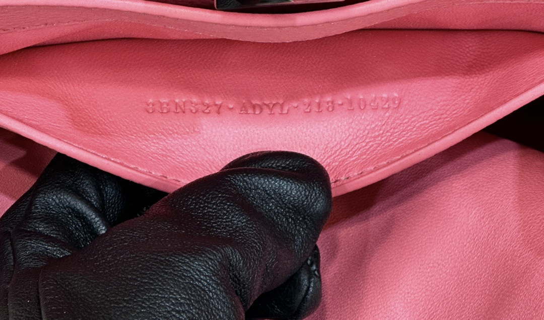 Fendi 8BN327 Peekaboo ISeeU Small Pink Selleria bag with 556 hand-sewn topstitches 80133Am