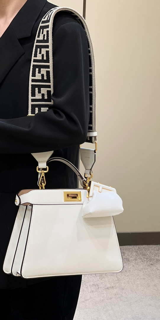 Fendi 8BN327 Peekaboo ISeeU Small White leather bag