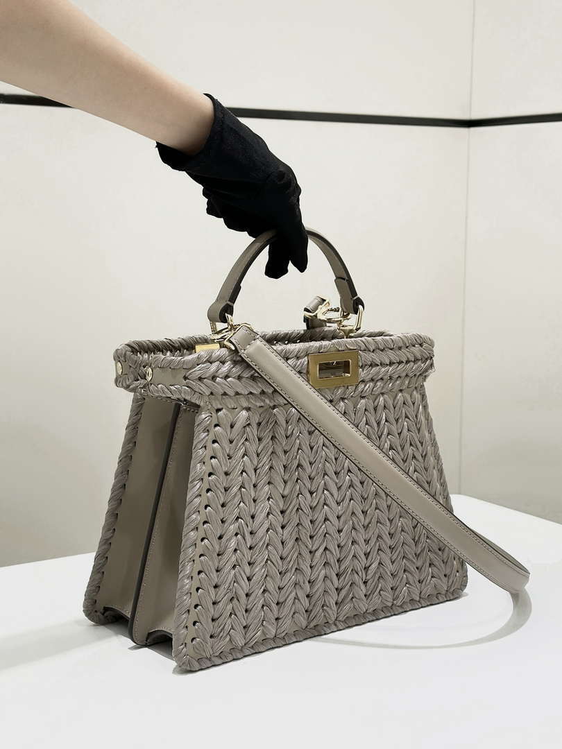Fendi 8bn327arbcf1i2a Peekaboo ISeeU Small Dove grey leather and interlaced fibre bag 80169M