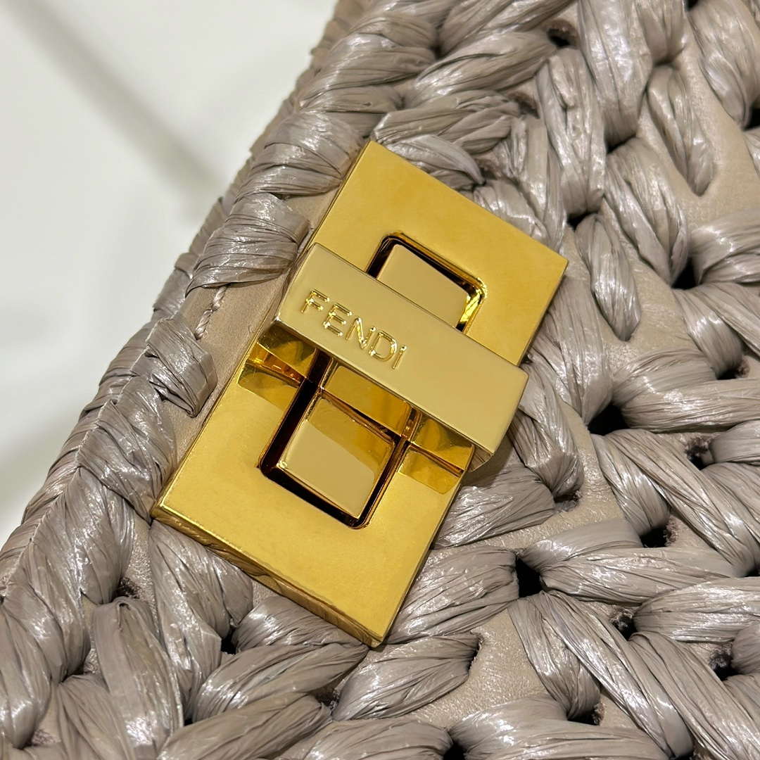 Fendi 8bn327arbcf1i2a Peekaboo ISeeU Small Dove grey leather and interlaced fibre bag 80169M