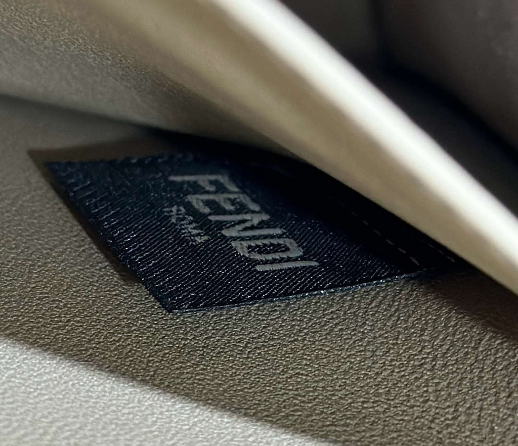 Fendi 8bn327arbcf1i2a Peekaboo ISeeU Small Dove grey leather and interlaced fibre bag 80169M