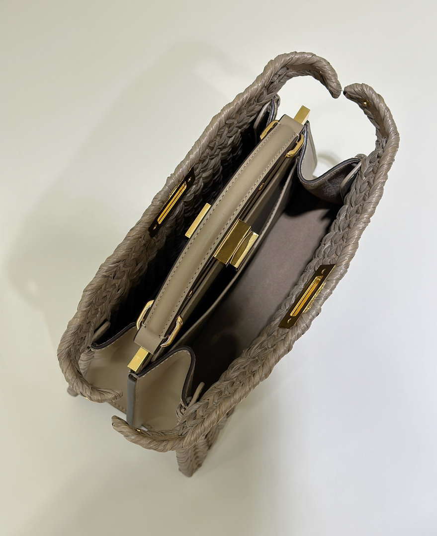 Fendi 8bn327arbcf1i2a Peekaboo ISeeU Small Dove grey leather and interlaced fibre bag 80169M