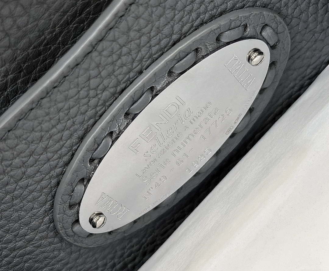 Fendi 8BN335 Peekaboo ISeeU Petite Gray Selleria bag with 306 hand-sewn topstitches 80133As