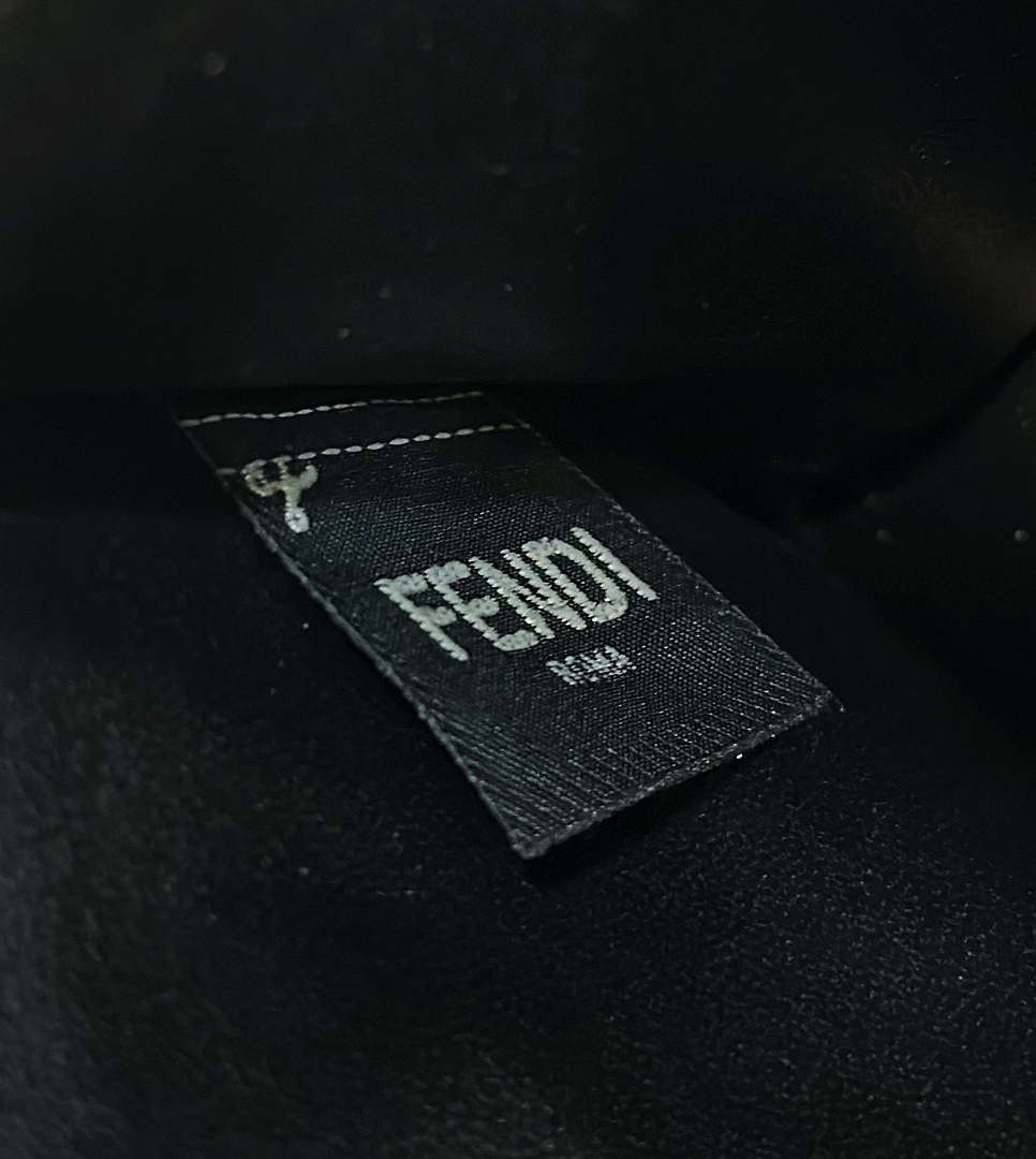 Fendi 8BN335 Peekaboo ISeeU Petite Black Selleria bag with 306 hand-sewn topstitches 80133As