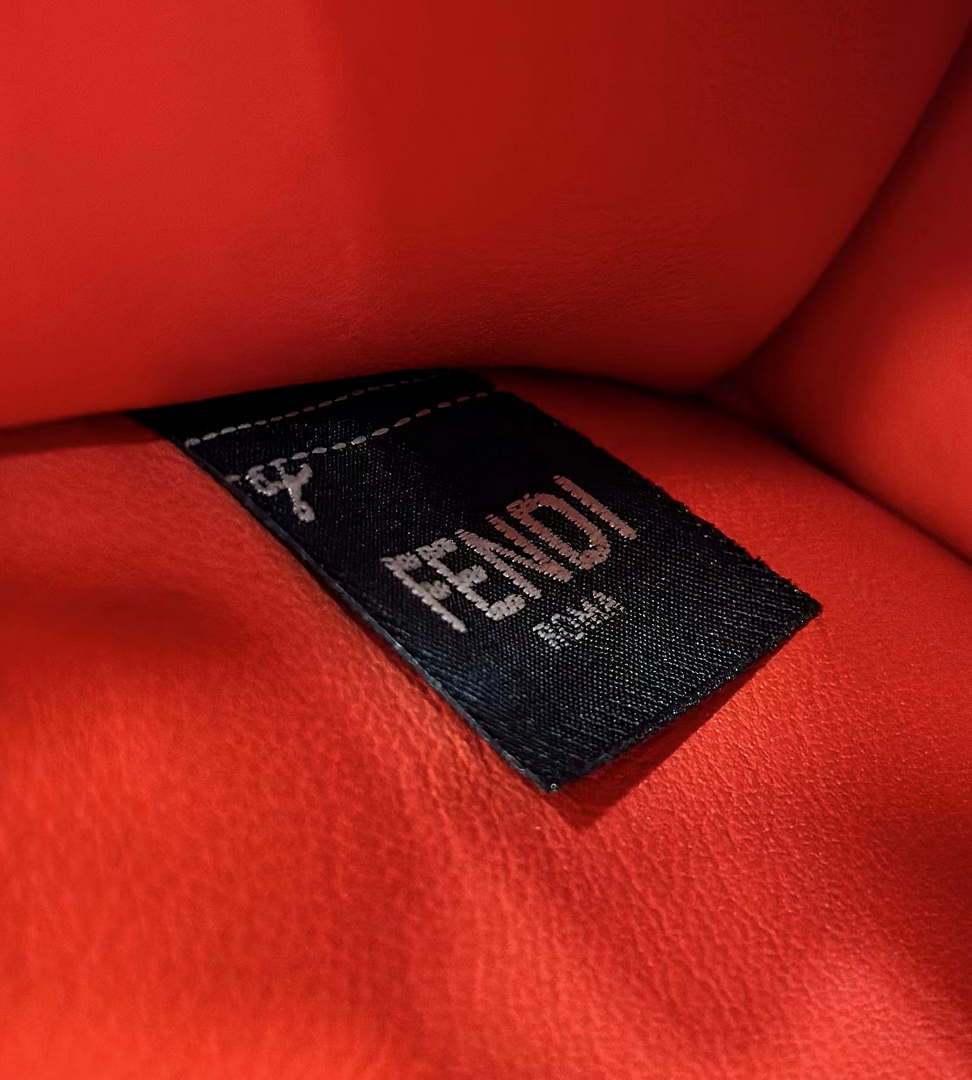 Fendi 8BN335 Peekaboo ISeeU Petite Red Selleria bag with 306 hand-sewn topstitches 80133As