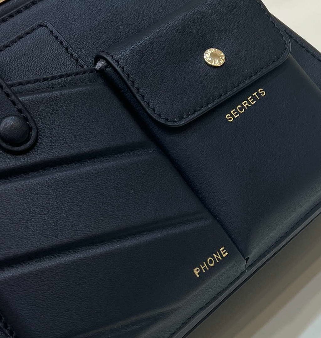Fendi 8BN335 Peekaboo ISeeU Small Black leather bag 2113s
