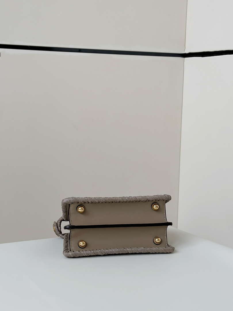 Fendi 8BN335ARBCF0E65 Peekaboo ISeeU Petite Dove grey leather and interlaced fibre bag 80169s