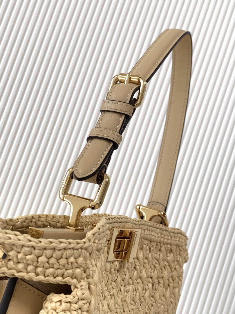 Fendi 8BN353AOVHF19P8 Peekaboo Soft Medium Raffia Nature