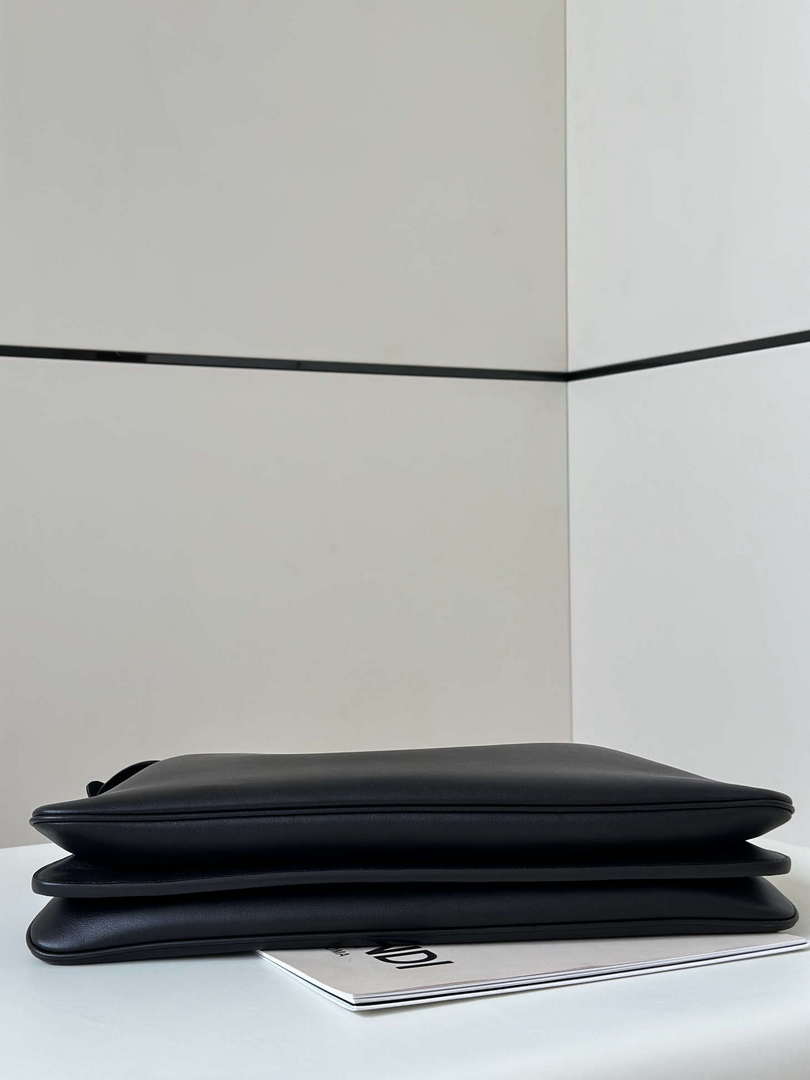 Fendi 8BN358AOVHF1D3Q Peekaboo Soft Large Black leather bag 80172L