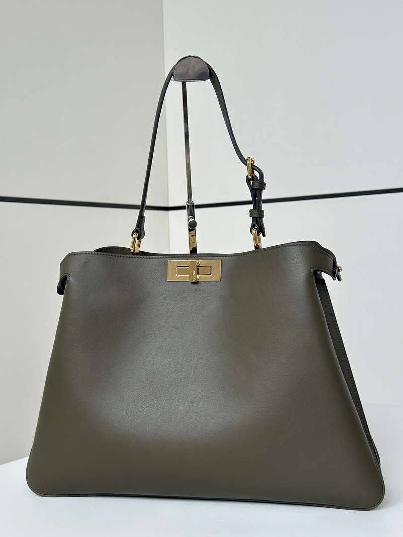 Fendi 8BN358AOVHF1D3Q Peekaboo Soft Large Green leather bag 80172L
