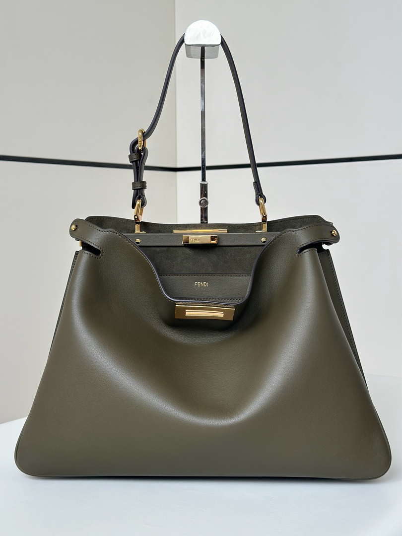 Fendi 8BN358AOVHF1D3Q Peekaboo Soft Large Green leather bag 80172L