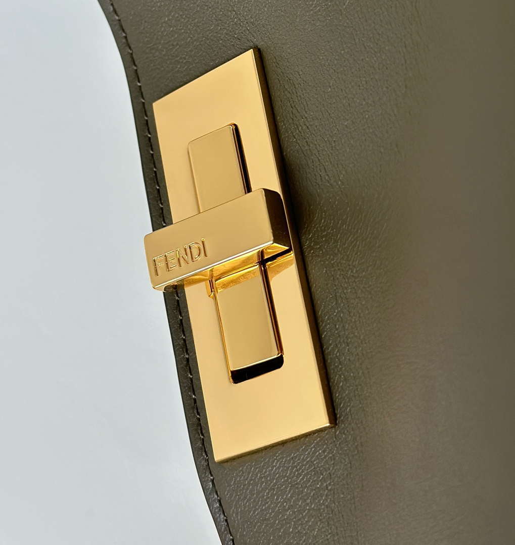 Fendi 8BN358AOVHF1D3Q Peekaboo Soft Large Green leather bag 80172L