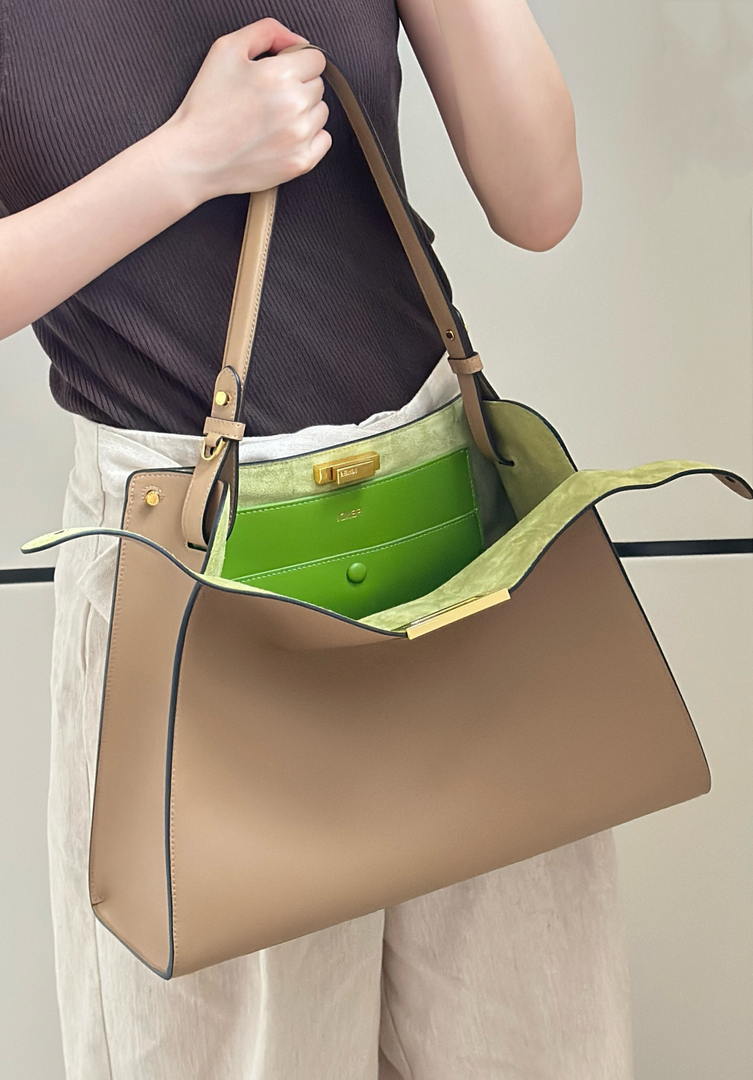 Fendi 8BN368AWPFF1V0H Fendi Way Medium Cappuccino leather and forest green suede bag