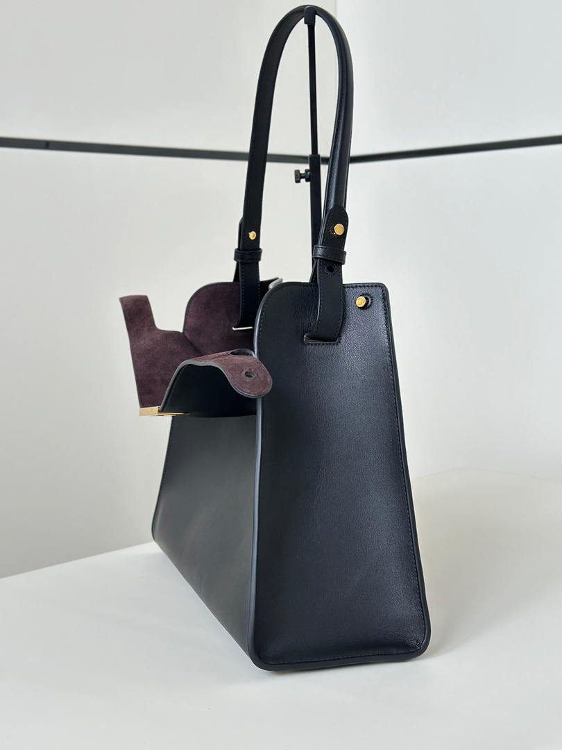 Fendi 8BN368AWPFF1V0H Fendi Way Medium Black leather and chocolate suede bag