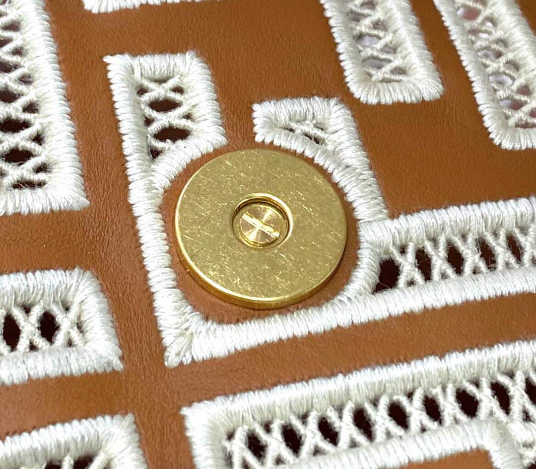 Fendi 8BR600 Baguette Leather Bag With FF Embroidery 8372 Brown - luxibagsmall