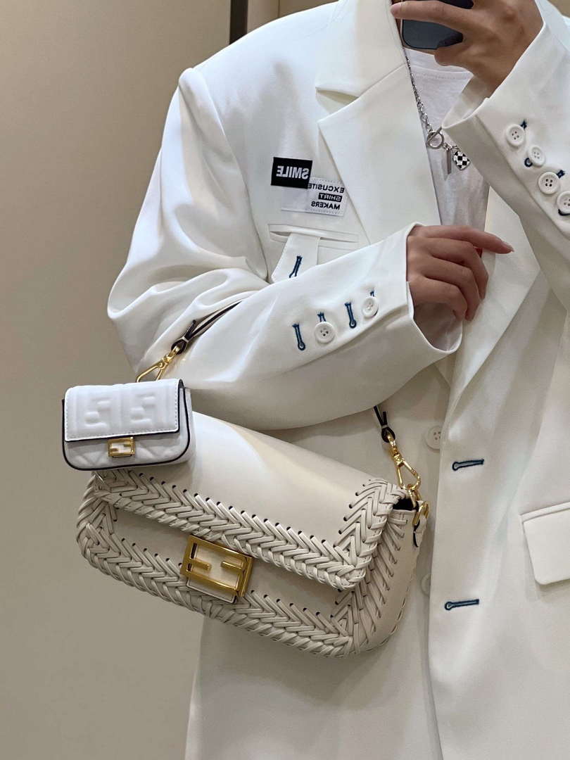 Fendi 8BR600 Baguette Medium Beige hand-woven leather 8536 bag
