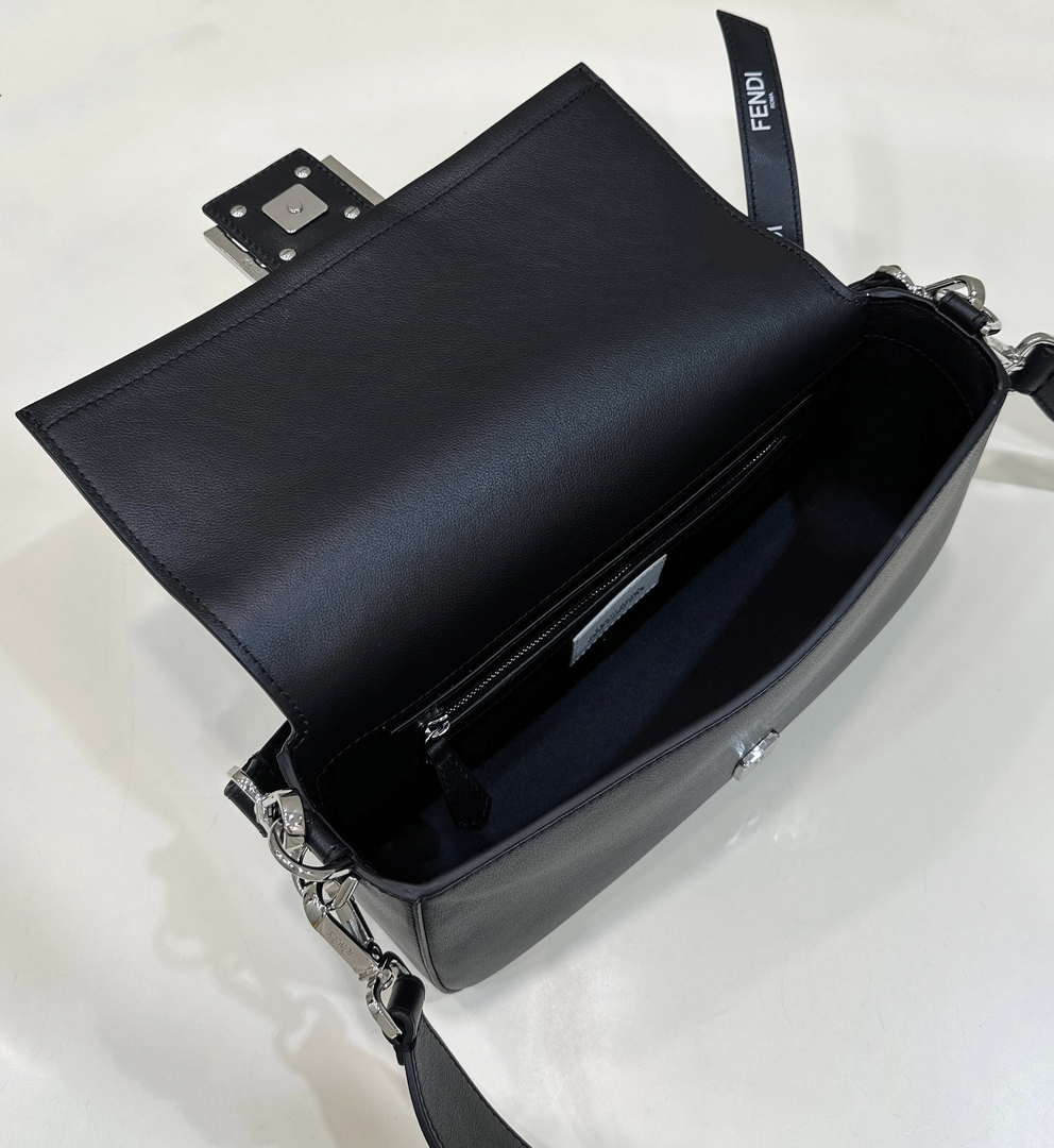 Fendi 8BR600 Baguette Medium Black leather 8619 bag Black