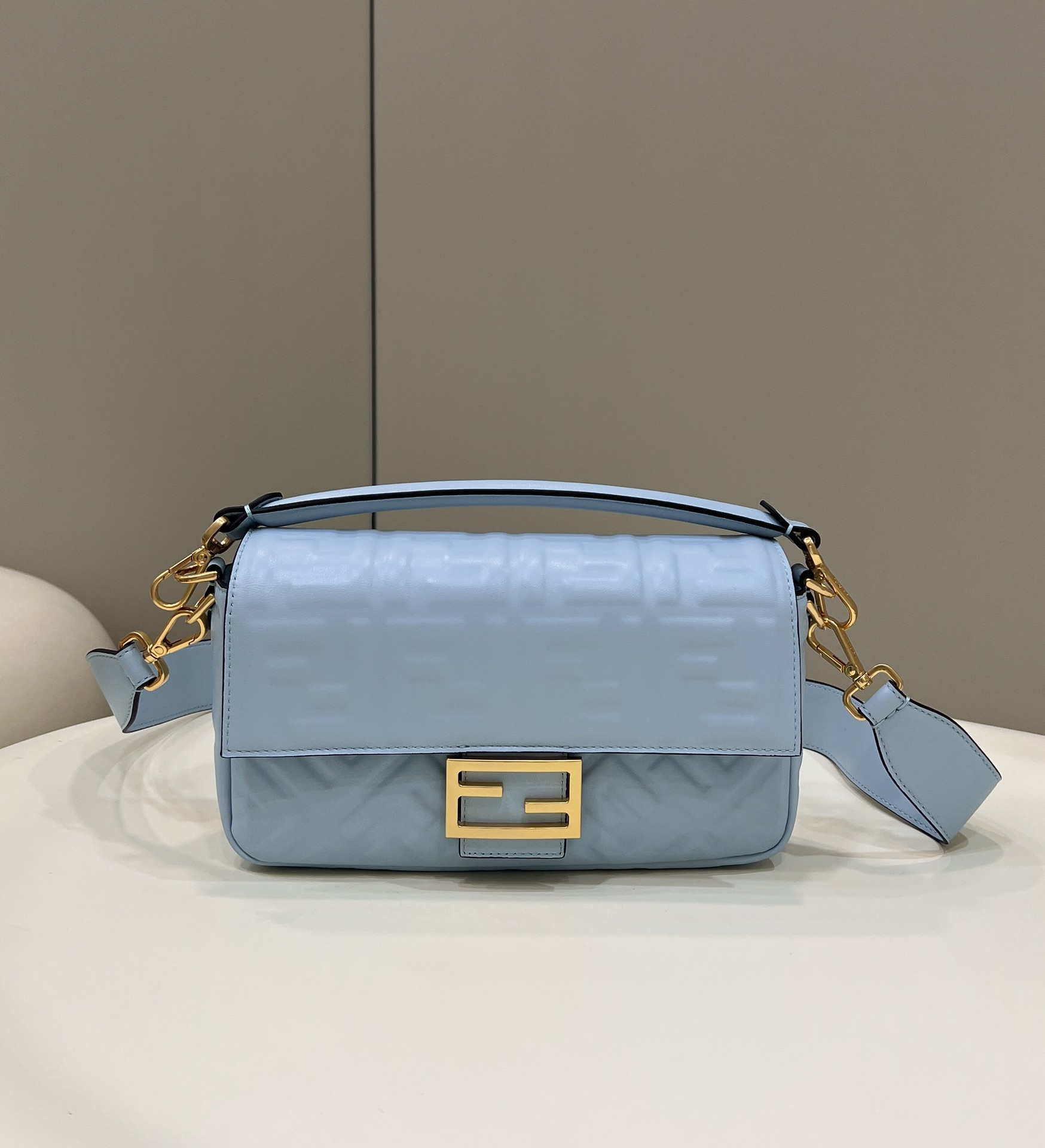 Fendi 8BR600 Baguette Medium Blue leather 0135M bag - Default Title - View 1