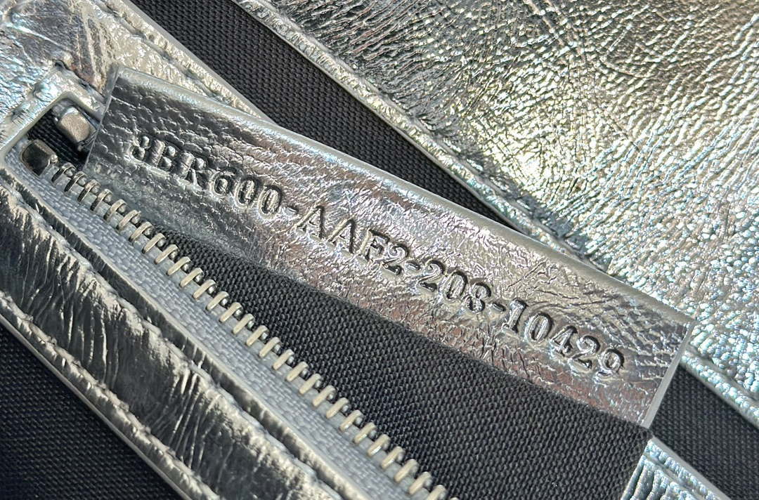 Fendi 8BR600 Baguette Medium Silver leather 0135 bag