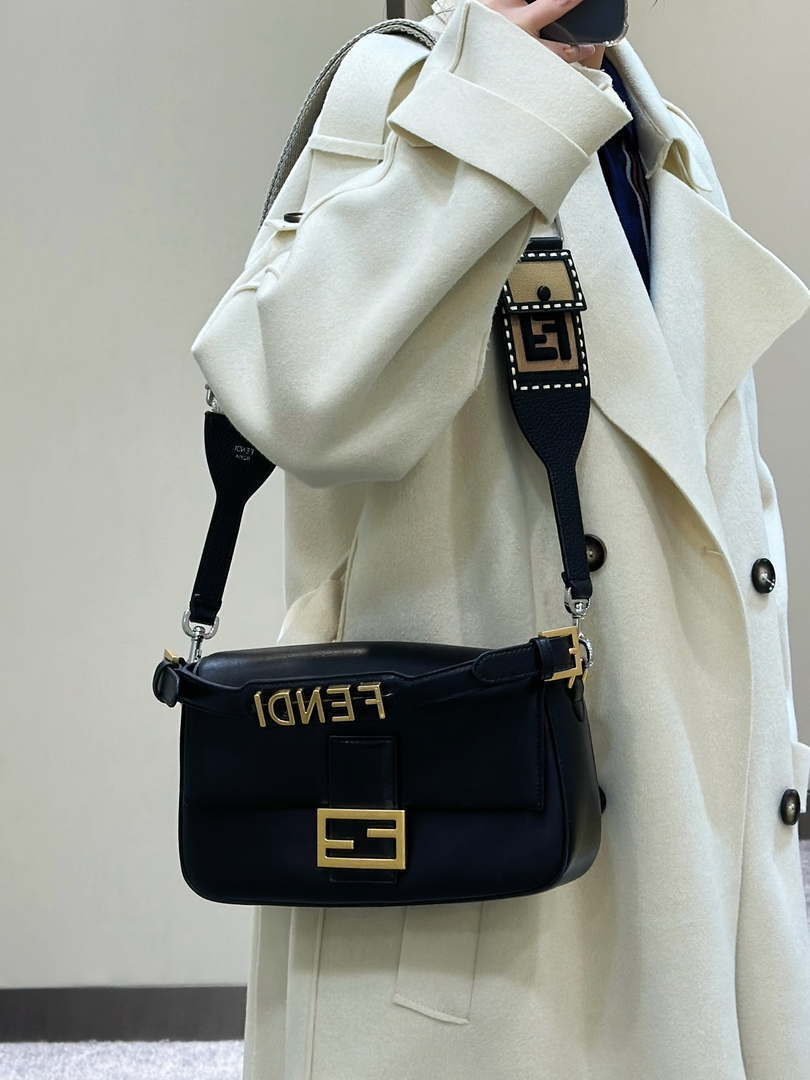 Fendi 8BR600 Baguette Medium Black leather 8629 bag Black