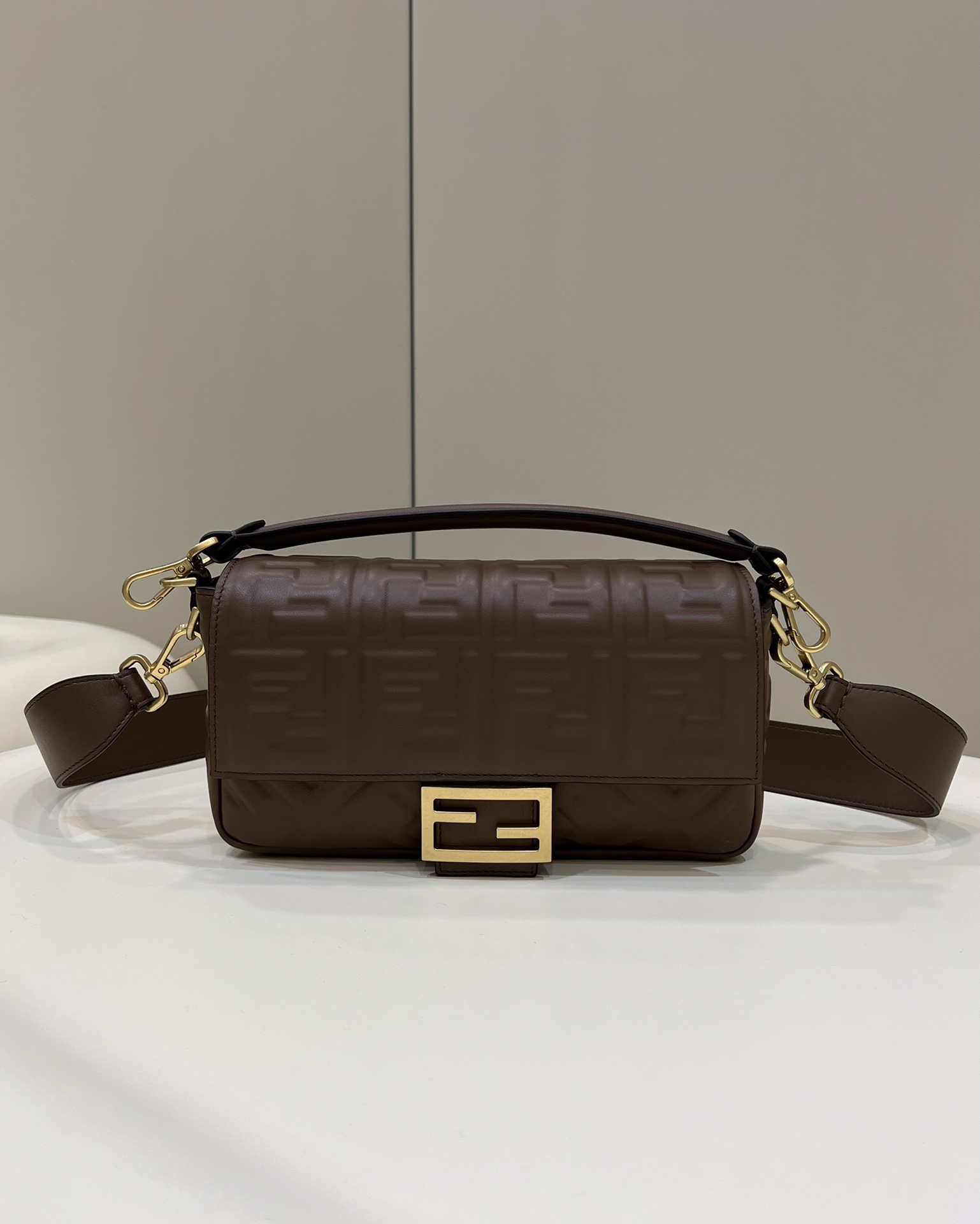 Fendi 8BR600 Baguette Medium Dark Brown leather 0135M bag - Default Title - View 1