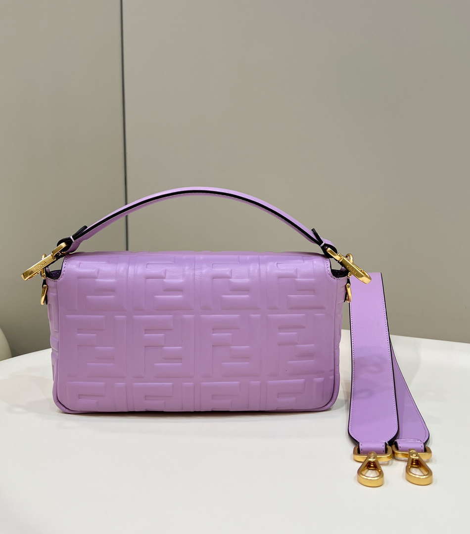Fendi 8BR600 Baguette Medium leather 0135M bag Purple