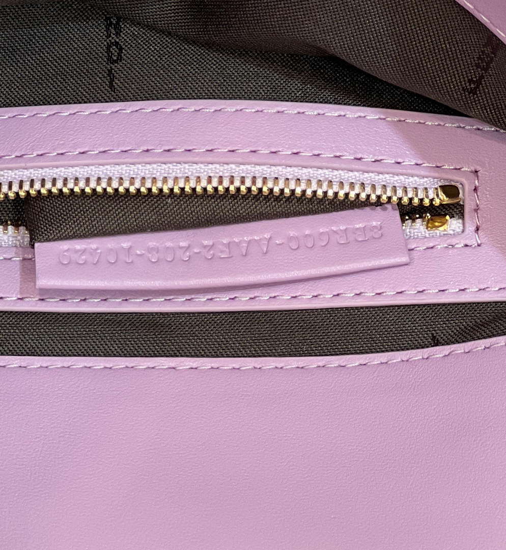 Fendi 8BR600 Baguette Medium leather 0135M bag Purple