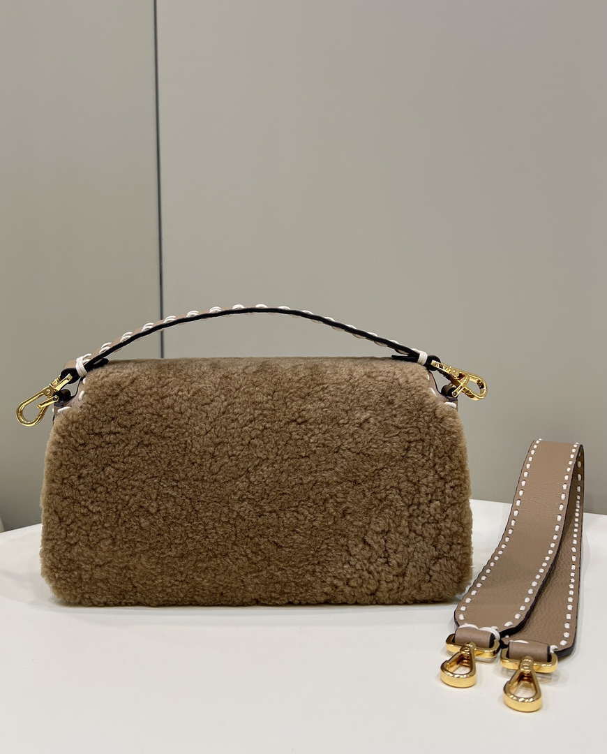 Fendi 8BR600 Baguette Medium Re-Edition bag in camel lam¨¦ sheepskin