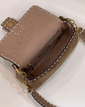 Fendi 8BR600 Baguette Medium Re-Edition bag in camel lam¨¦ sheepskin - Default Title - View 9