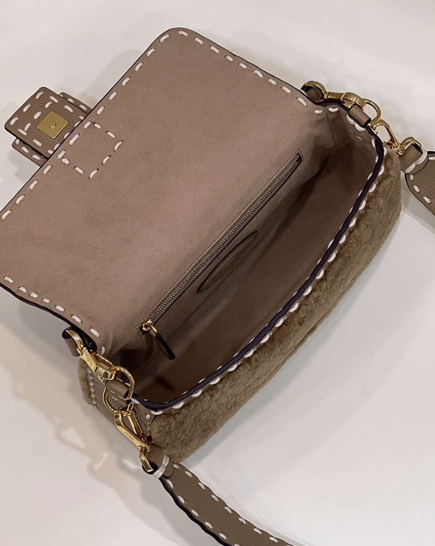 Fendi 8BR600 Baguette Medium Re-Edition bag in camel lam¨¦ sheepskin - Default Title - View 9