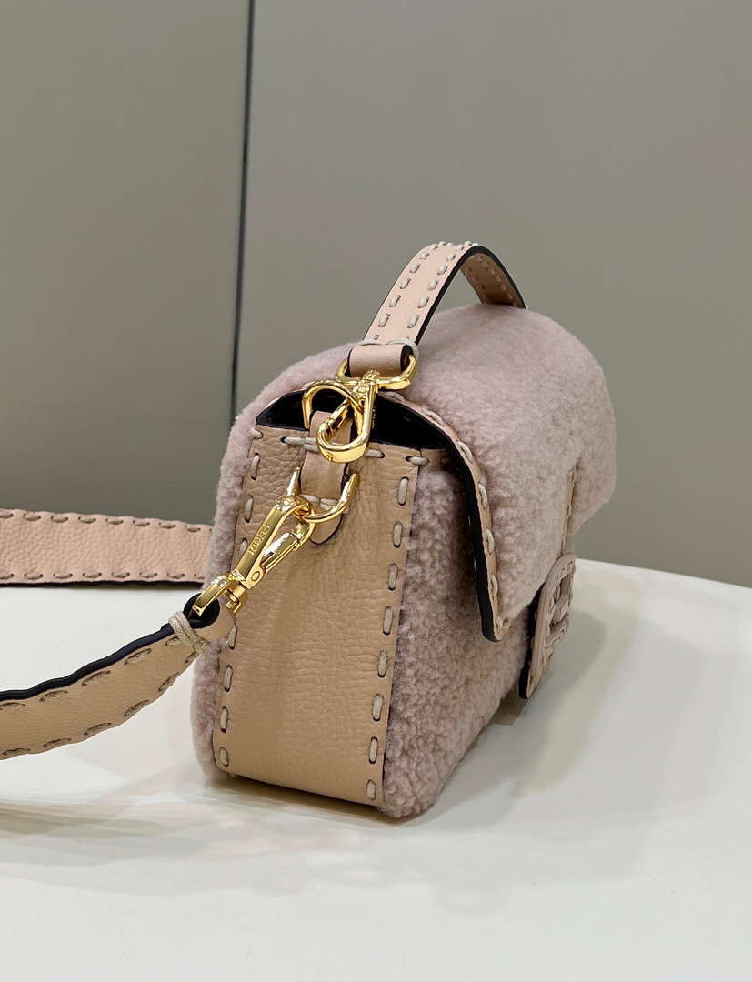 Fendi 8BR600 Baguette Medium Re-Edition bag in Pink lam¨¦ sheepskin