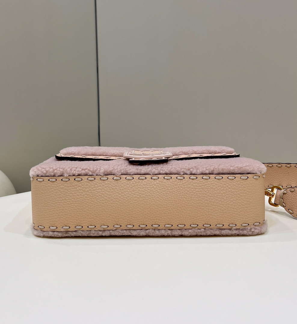 Fendi 8BR600 Baguette Medium Re-Edition bag in Pink lam¨¦ sheepskin