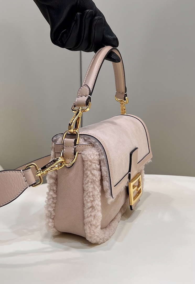Fendi 8BR600 Baguette Medium Re-Edition bag in sheepskin Pink