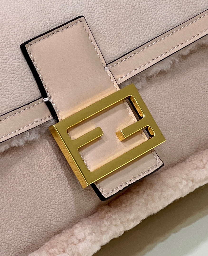 Fendi 8BR600 Baguette Medium Re-Edition bag in sheepskin Pink - Default Title - View 5