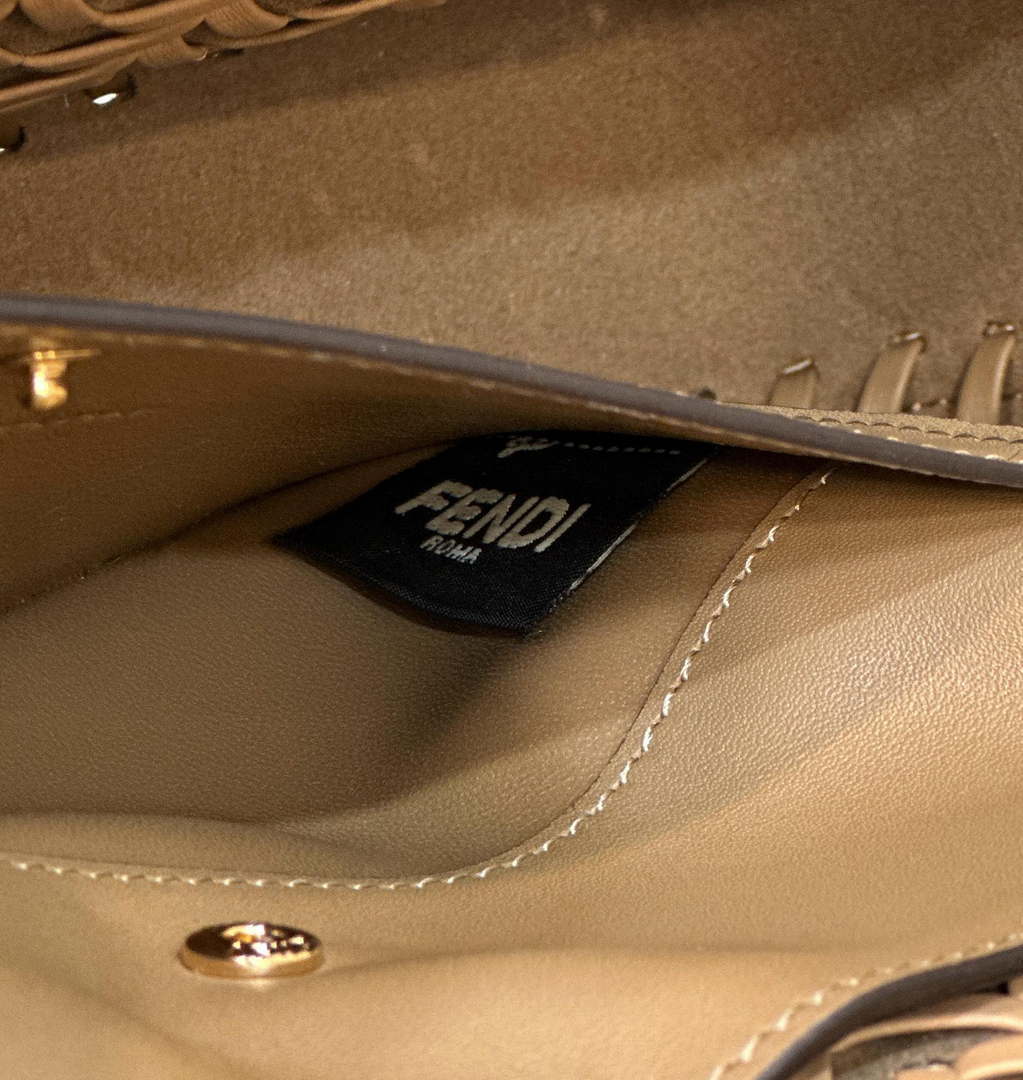 Fendi 8BR600 Baguette Sand and Brown interlaced leather and raffia bag 8630