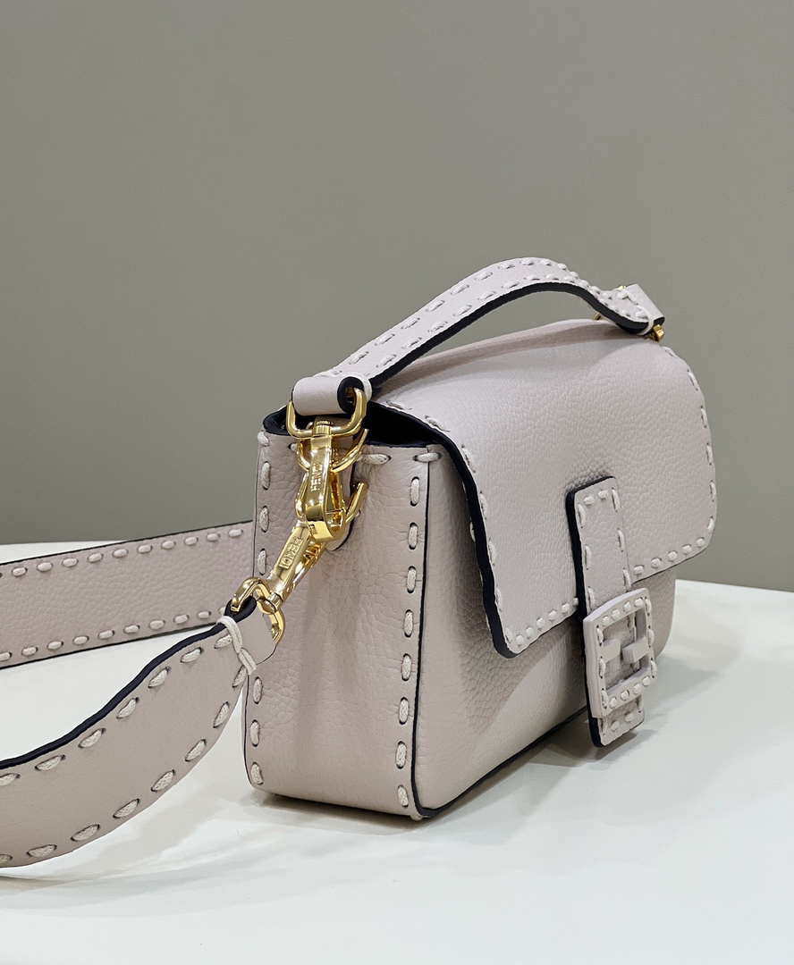 Fendi 8BR600 Baguette White full grain leather bag 8393