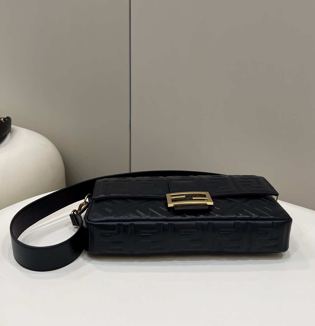 Fendi 8BR771 Baguette Large Black leather bag - Default Title - View 1
