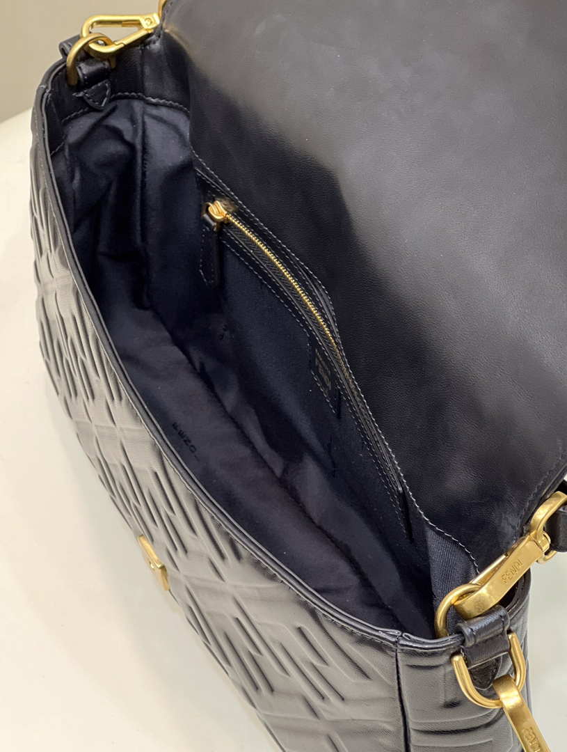 Fendi 8BR771 Baguette Large Black leather bag