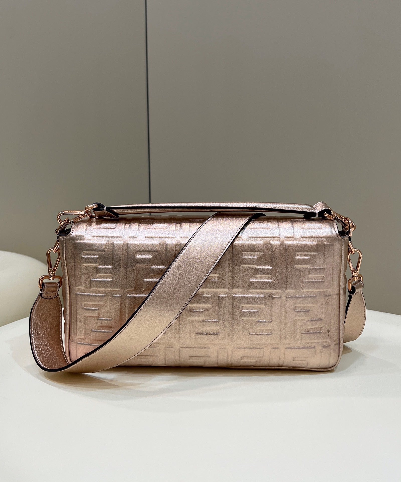 Fendi 8BR771 Baguette Large Pink leather bag