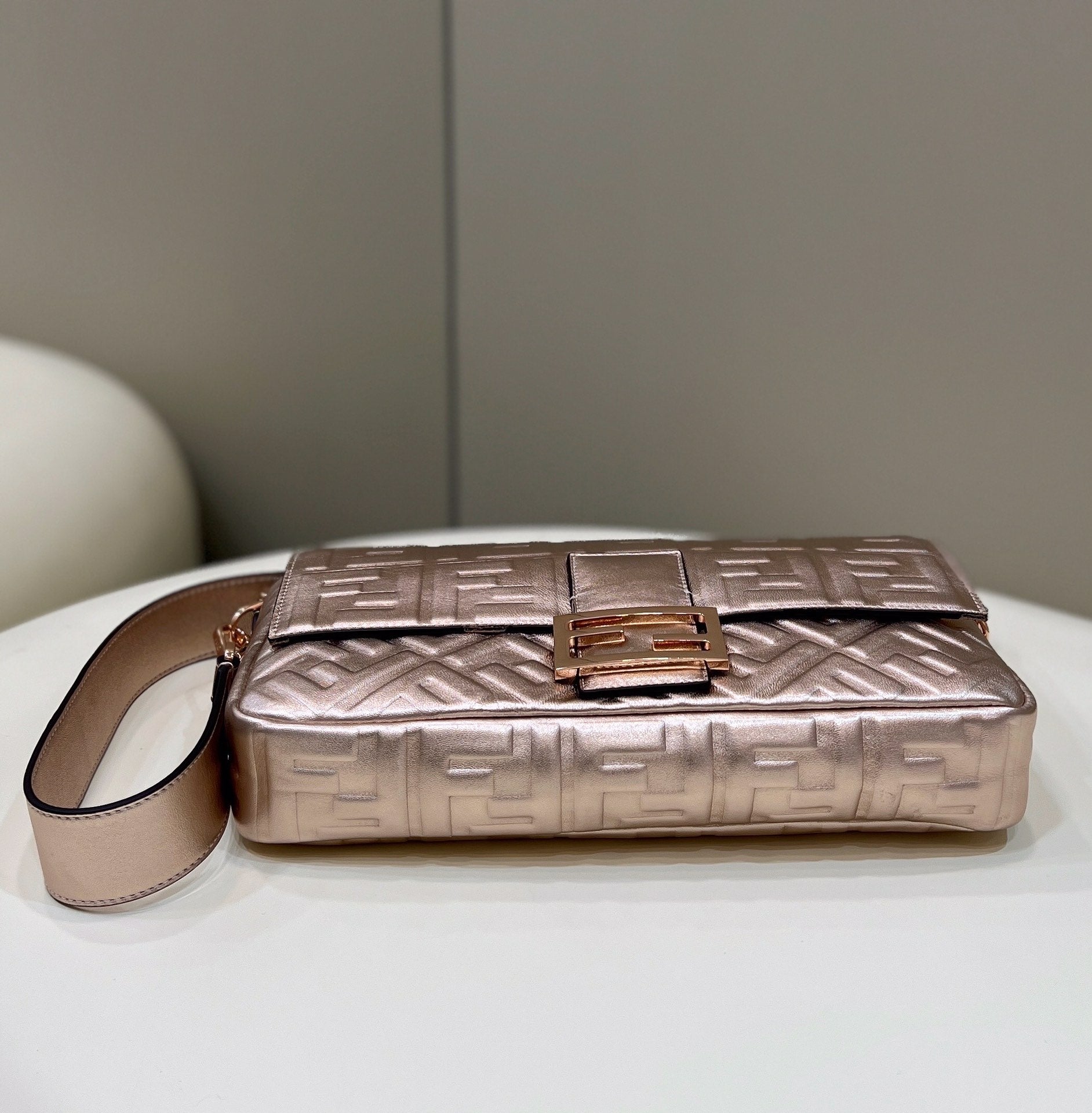 Fendi 8BR771 Baguette Large Pink leather bag - Default Title - View 3