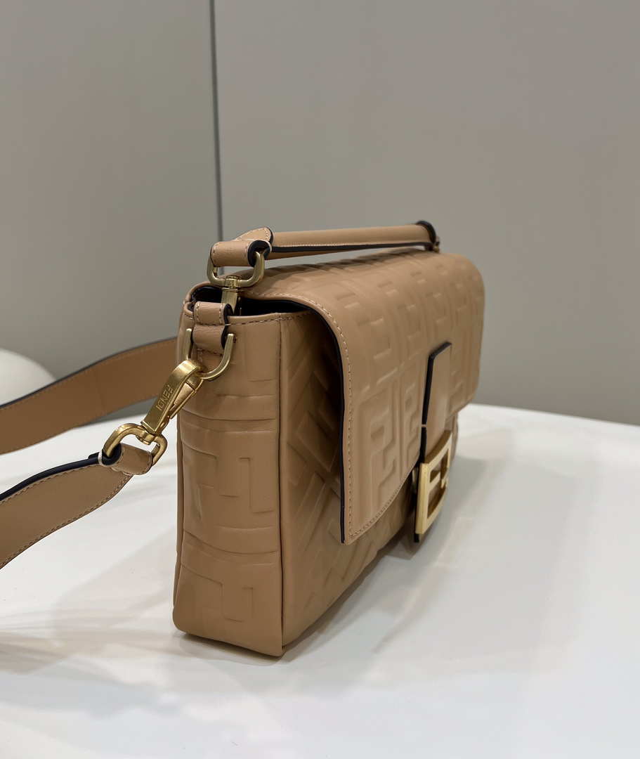 Fendi 8BR771 Baguette Tan leather bag - Default Title - View 3