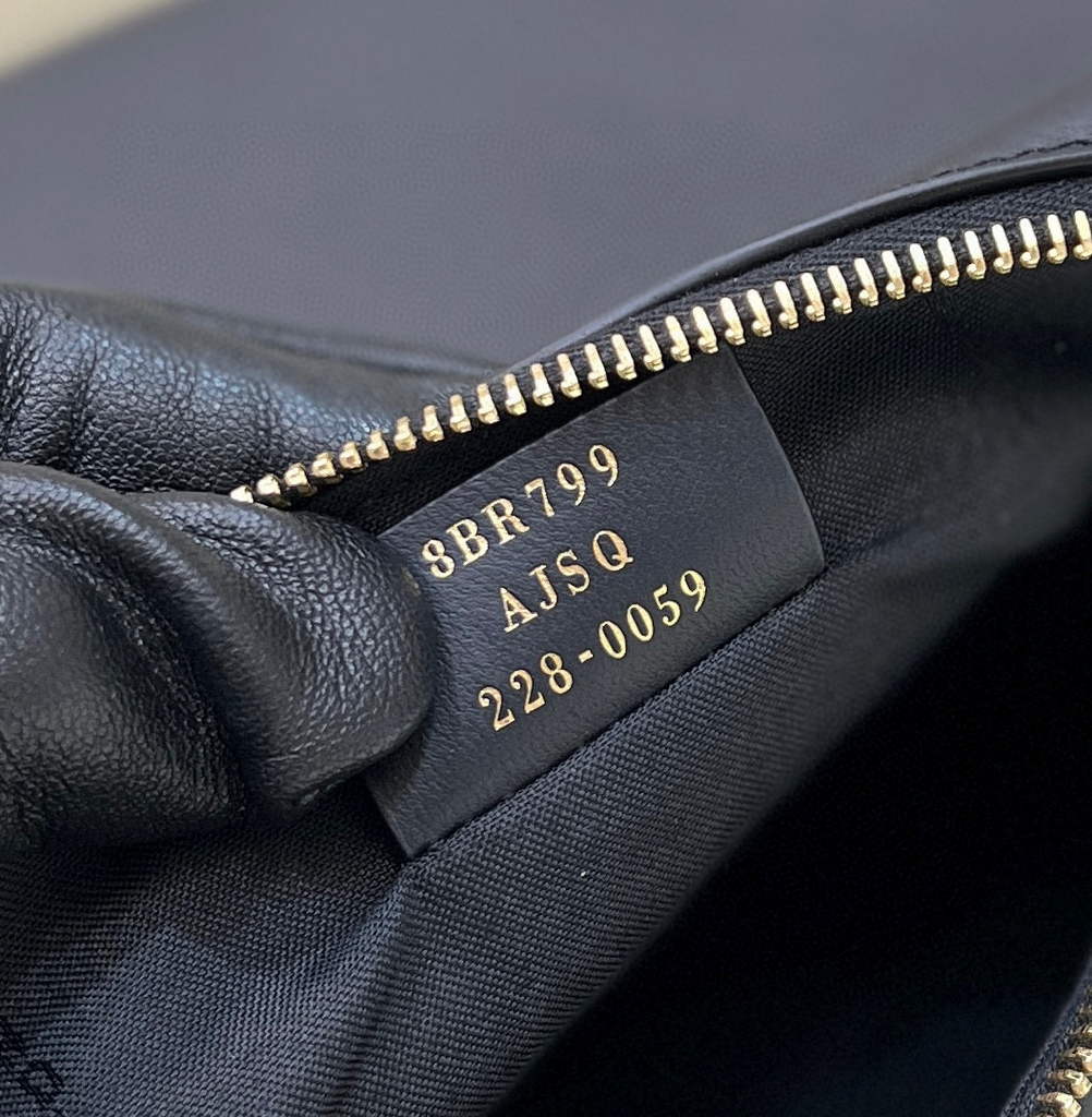 Fendi 8BR799 Fendigraphy Medium Black laminated leather bag - Default Title - View 7
