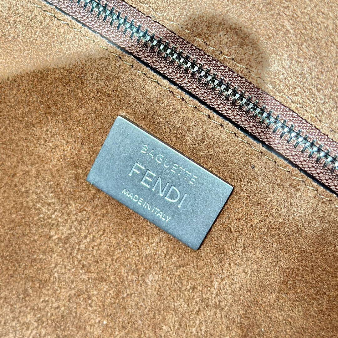 Fendi 8BR828AS7AF1QD0 Baguette Chain Large Black leather bag 8669 Apricot