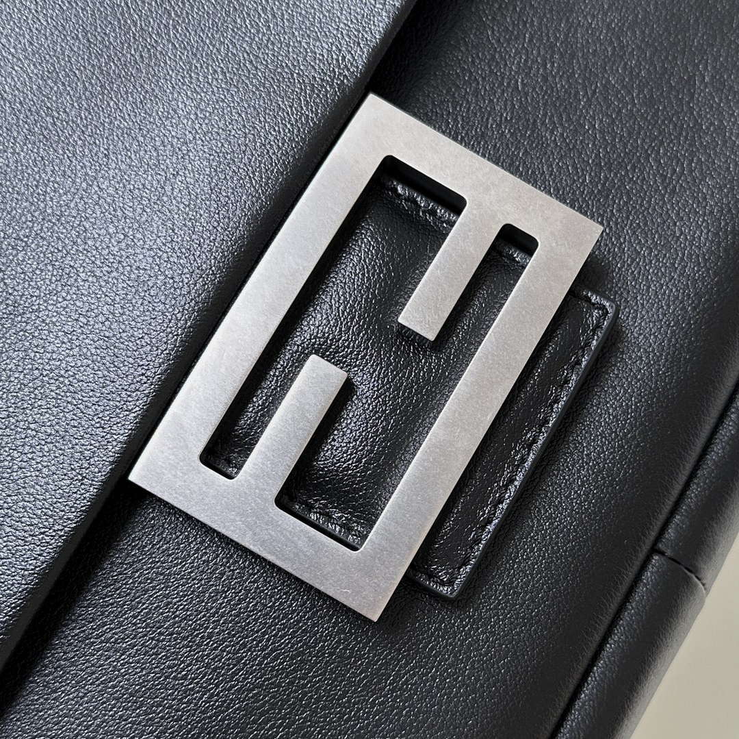 Fendi 8BR828AS7AF1QD0 Baguette Chain Large Black leather bag Black 8669