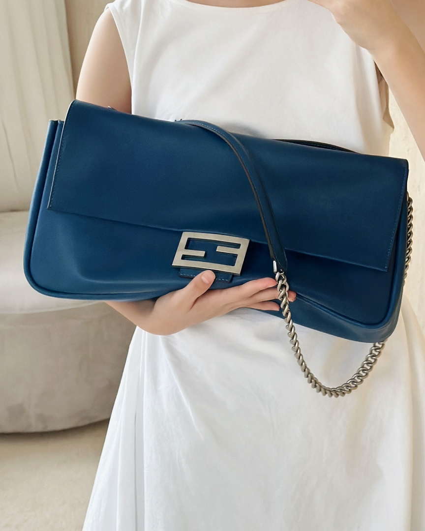Fendi 8BR828AS7AF1QD0 Baguette Chain Large Black leather bag 8669 Blue