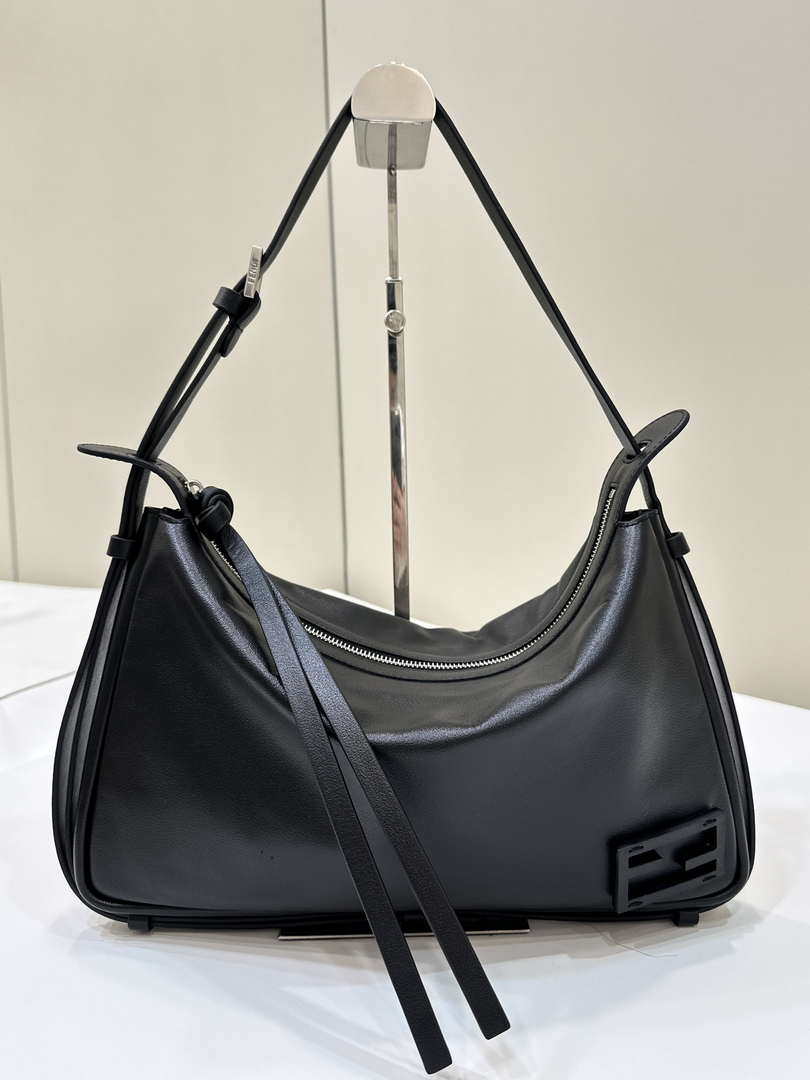 Fendi 8BR829 Simply Fendi Large Leather Black 8662AL