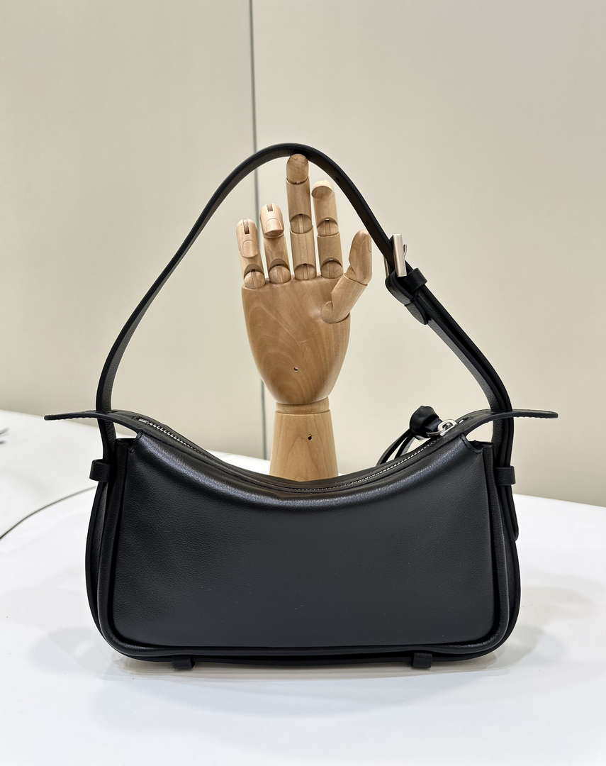 Fendi 8BR829 Simply Fendi Medium Leather Black 8662AM