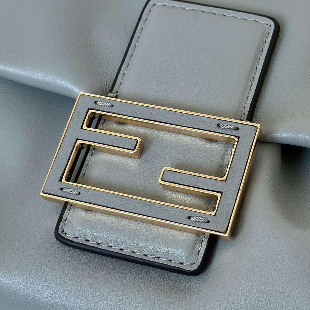 Fendi 8BR833AQ0DF1SK5 Mamma Baguette Medium Matcha green nappa leather bag 8677M