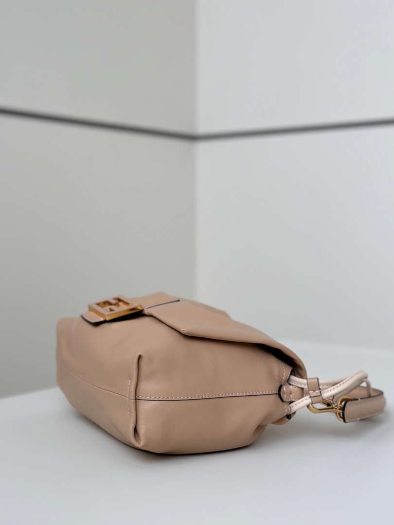 Fendi 8BR833AQ0DF1SK5 Mamma Baguette Medium Pale pink nappa leather bag 8677M - Default Title - View 3